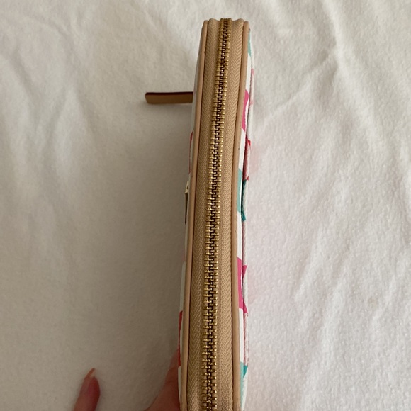 Kate Spade Wallet - Picture 7 of 8